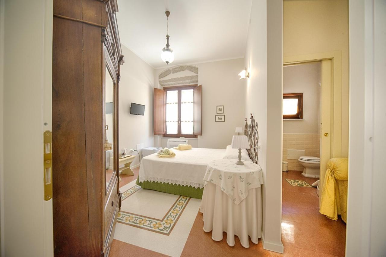 B&B A Casa Di Teresa 奧爾比亞 外观 照片