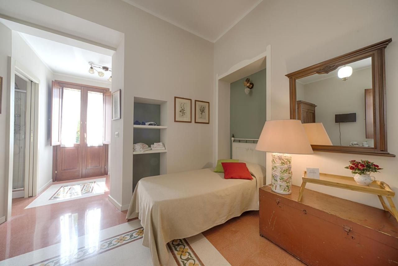 B&B A Casa Di Teresa 奧爾比亞 外观 照片